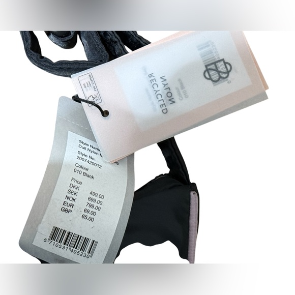 Becksondergaard Copenhagen shoulder nylon moon bag in black adjustable strap NWT - Picture 5 of 9